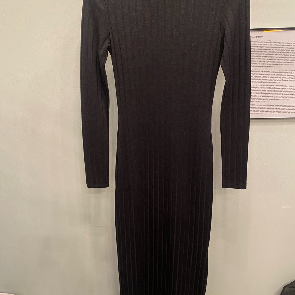 Chic Black Ribbed Dress